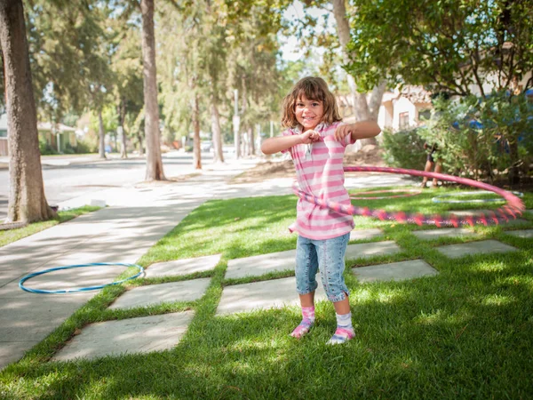 Retrato Chica Hoola Hooping Calle Suburbana — Foto de Stock