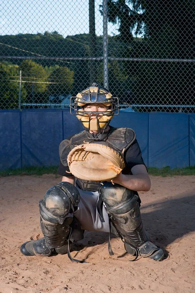 Tinédzser Fiú Baseballozik — Stock Fotó