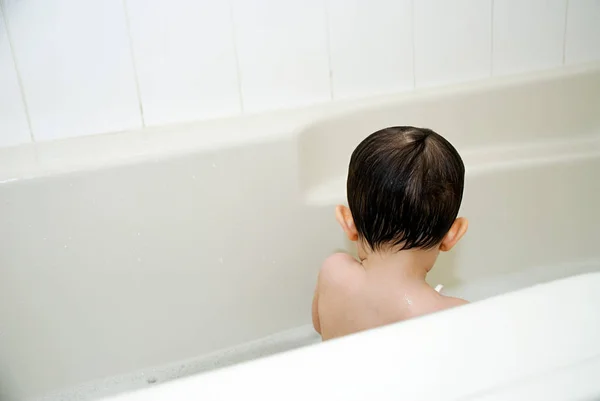 Bébé Garçon Dans Baignoire — Photo