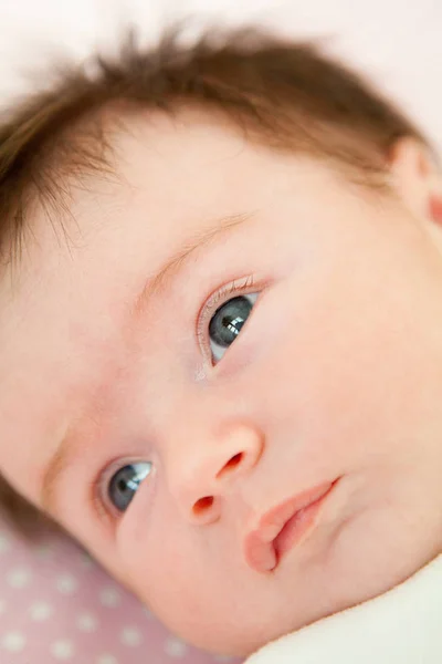 Nahaufnahme Des Gesichts Des Kleinen Mädchens — Stockfoto