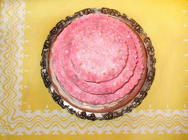 Pink Birthday Cake Silver Tray — ストック写真
