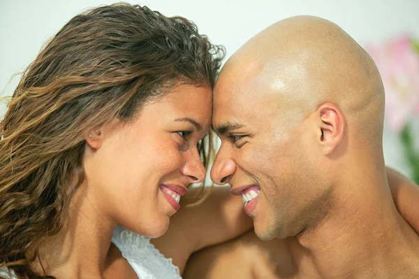 Loving Couple Face Face — Stock Photo, Image