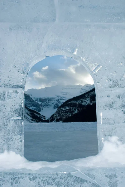 Vue Travers Glace Sculptée Lac Louise — Photo