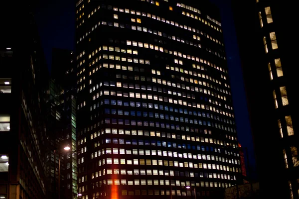 イギリス ロンドンの夜の高層ビル — ストック写真