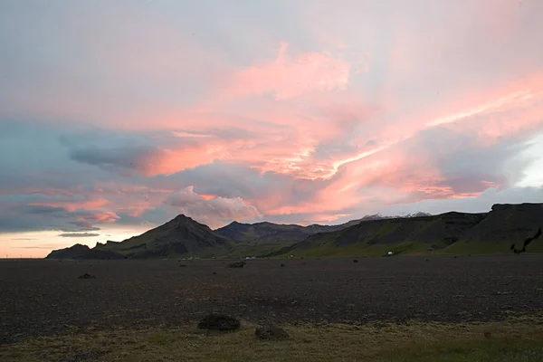 Исландия Закат Над Вулканическими Горами — стоковое фото