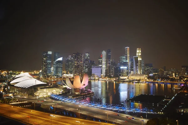 Pohled Nábřeží Mrakodrapy Noci Singapur — Stock fotografie