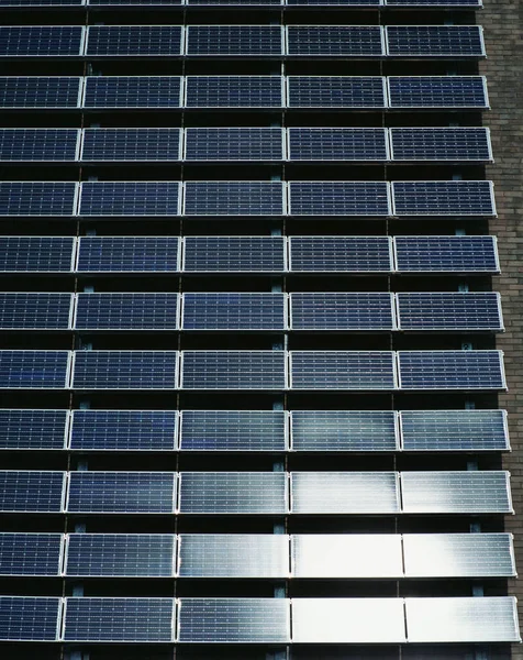 Paneles Solares Edificio Enfoque Selectivo — Foto de Stock