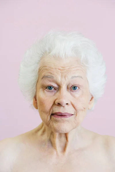 Porträt Einer Seniorin — Stockfoto