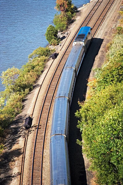 Denize Yakın Tren — Stok fotoğraf