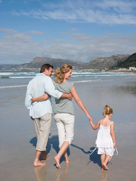 Familie Geht Meer Spazieren — Stockfoto