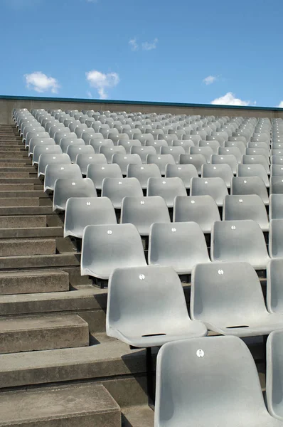 Leeg Sportstadion Boven Blauwe Hemel — Stockfoto