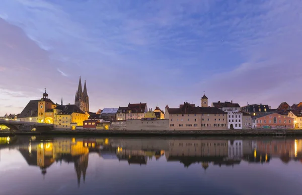 Catedral Ratisbona Steinerne Brcke Puente Piedra Río Danubio Baviera Alemania — Foto de Stock