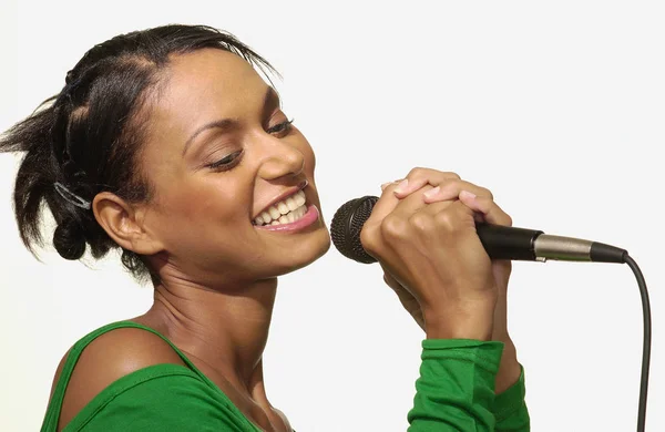 Mujer Asiática Cantando Canción — Foto de Stock