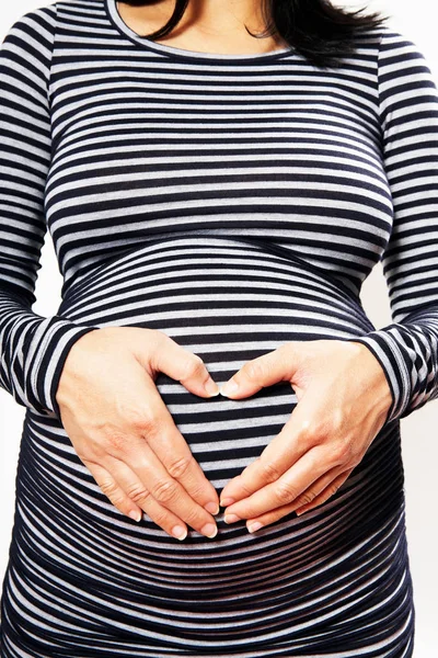 Беременная Женщина Среднего Возраста Полосатом Платье Белом Фоне — стоковое фото