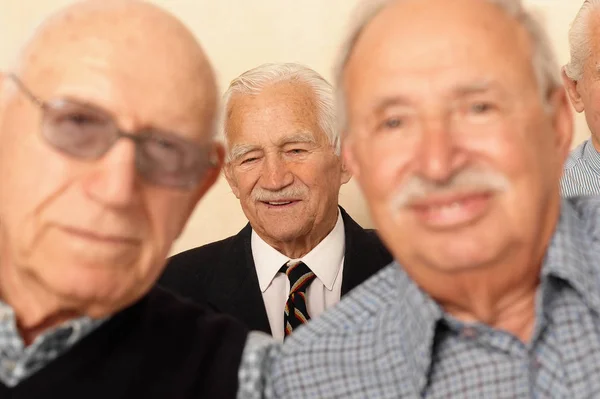 Sonriente Anciano Fondo — Foto de Stock