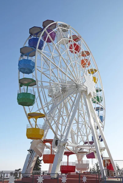 Empty Ferris Wheel Blue Sky — Stock Photo, Image