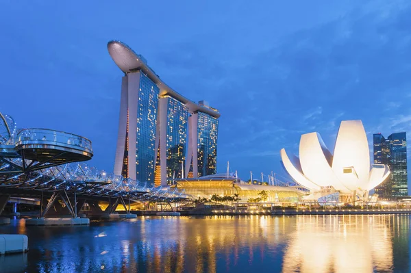 Отель Marina Bay Sands Музей Искусства Ночью Сингапур — стоковое фото