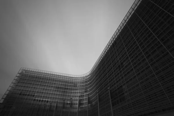 Immagine Bianco Nero Dell Ufficio Berlaymont Della Commissione Europea Bruxelles — Foto Stock