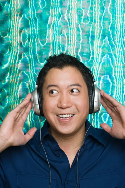 Homem Ouvindo Música — Fotografia de Stock
