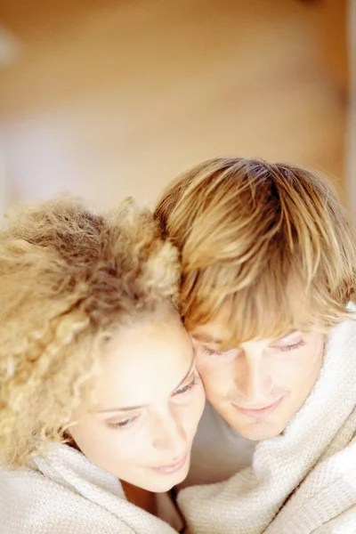 Pareja Enamorada Casa — Foto de Stock