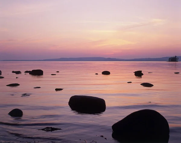 Fridfulla Sjön Vid Solnedgången — Stockfoto