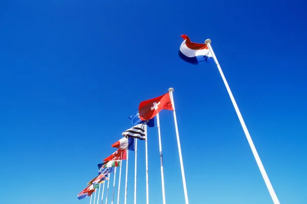 Banderas Internacionales Sobre Cielo — Foto de Stock