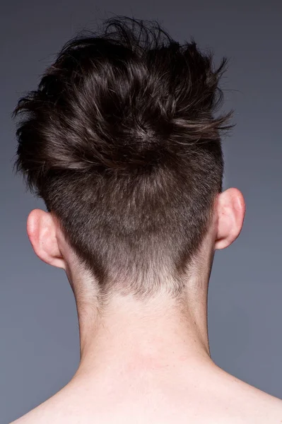 Nahaufnahme Der Frisur Eines Jungen Mannes Rückansicht — Stockfoto