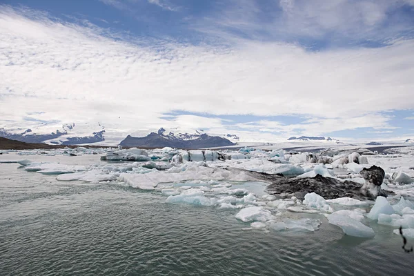 Islândia Icebergs Lagoa Jokulsarlon Deriva Glaciar Vatnajokull Para Oceano Atlântico — Fotografia de Stock