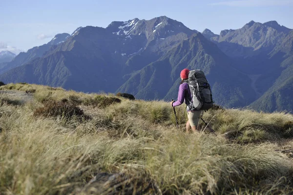 Giovane Escursionista Sesso Femminile Sul Kepler Track Nuova Zelanda — Foto Stock