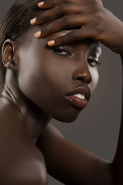 Retrato Uma Jovem Mulher — Fotografia de Stock