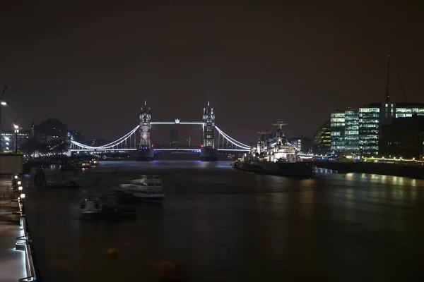 Ponte Urbana Iluminada Noite — Fotografia de Stock