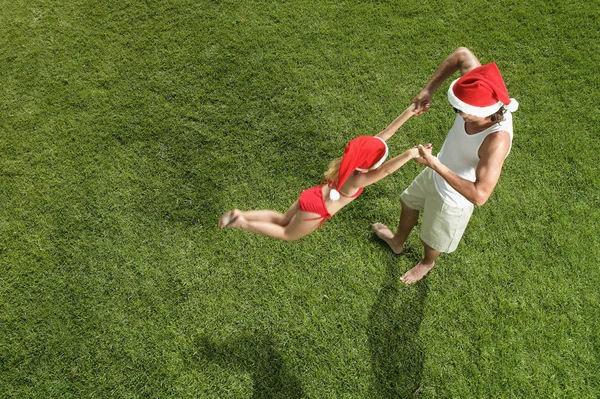 Vater Und Tochter Spielen Draußen Weihnachtsvergnügen Stockbild