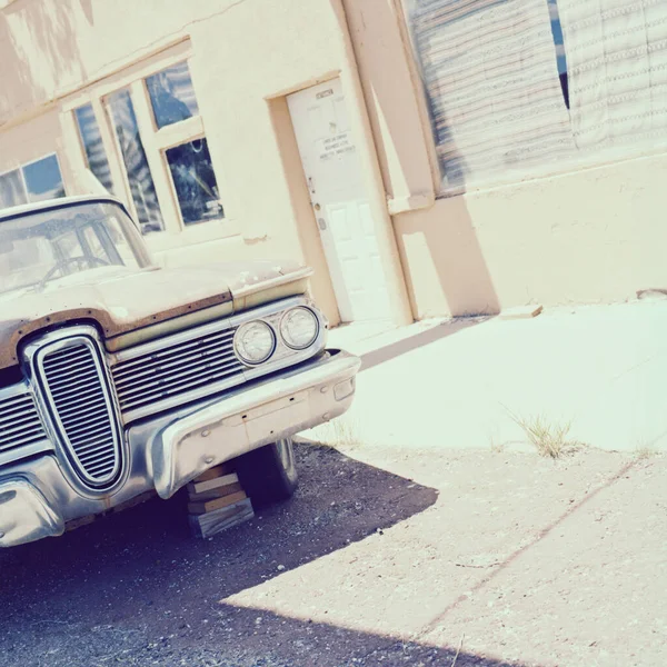 Vintage car in street — 스톡 사진