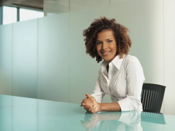 Close Portrait African American Businesswoman Office — Stock Photo, Image