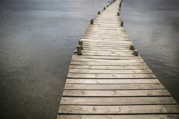 水上的木码头 — 图库照片