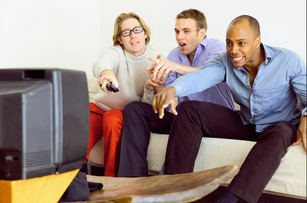 Friends Watching Television Sofa — Stock Photo, Image