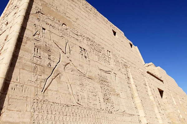 Habu Temple Egypt Blue Sky — 스톡 사진