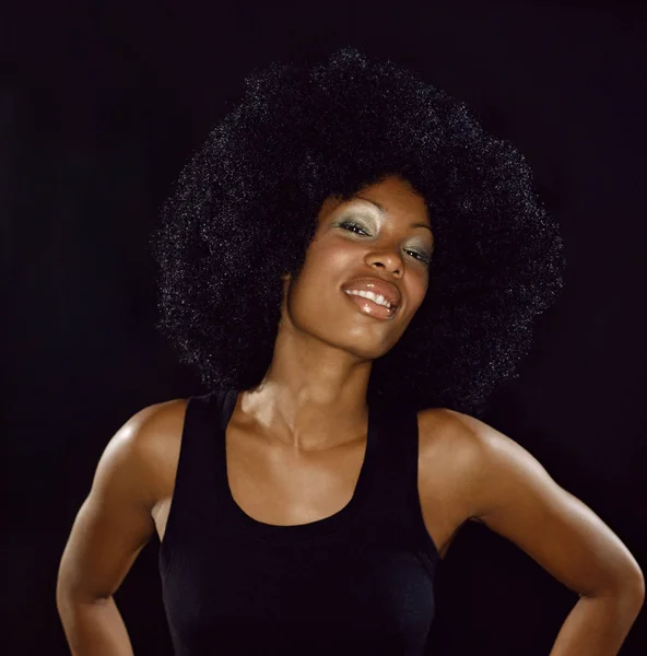 Jovem Mulher Com Afro — Fotografia de Stock