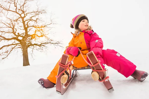 Girl Toboggan Snow — Stock Photo, Image