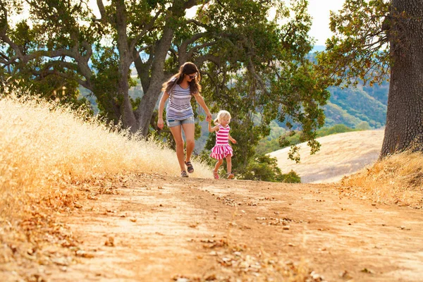 Madre Figlia Diverte Diablo State Park California Usa — Foto Stock