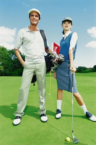 Man Och Kvinna Spelar Golf — Stockfoto