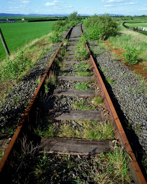 Rusty Järnväg Spår Och Blå Himmel — Stockfoto