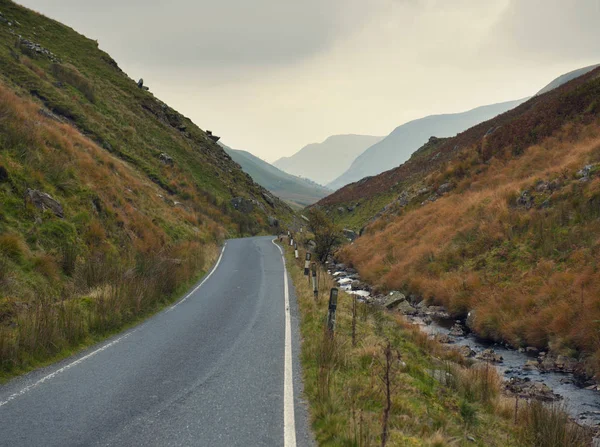 Estrada rural, Powys, Gales — Fotografia de Stock