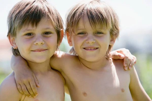 Dos Chicos Vacaciones — Foto de Stock