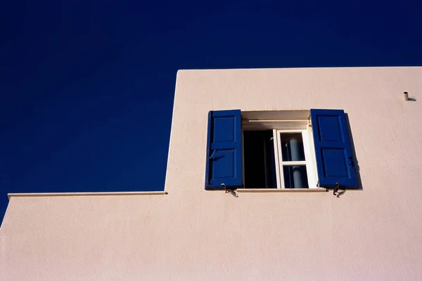 Fachada Casa Sobre Céu Azul — Fotografia de Stock