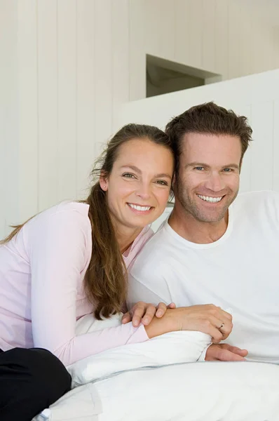 Paar Entspannt Sich Aus Nächster Nähe — Stockfoto