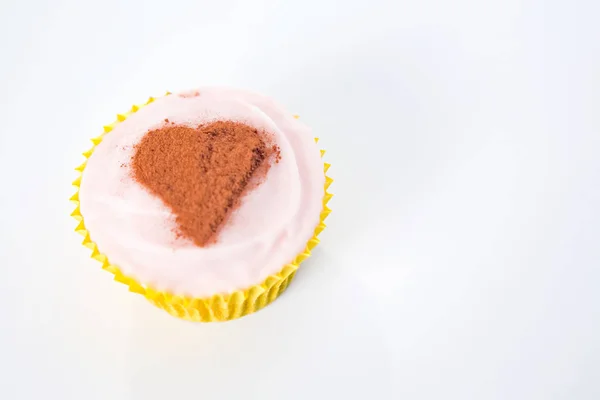 Forma de corazón en cupcake — Foto de Stock
