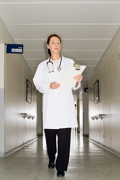 Doctor Corridor Hospital — Stock Photo, Image