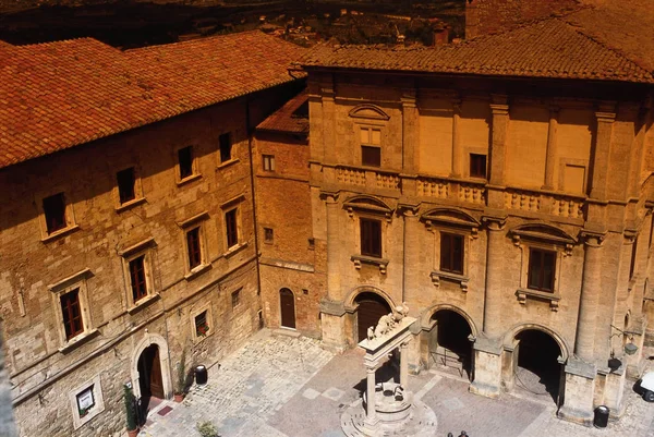 Edificio Con Cortile Toscana — Foto Stock