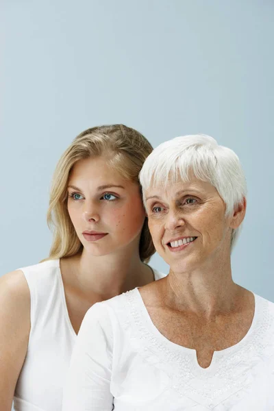 Retrato Mulher Jovem Com Mulher Madura — Fotografia de Stock